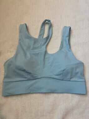 Fabletics sports bra light blue women’s size medium